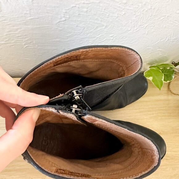 UGG | Annie Ankle Block Heel Boot in Black and Brown Women's 8.5 - Picture 6 of 8